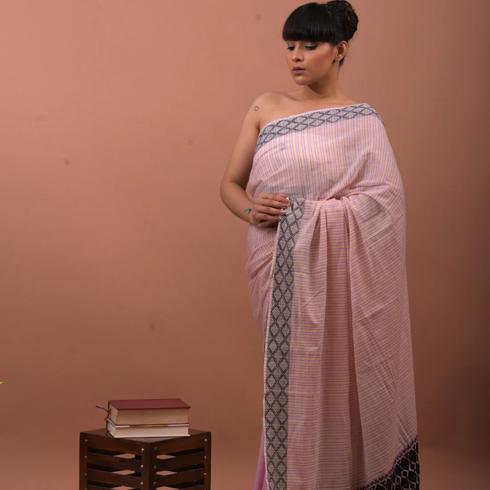 COTTON-BEIGE-ALTERNATING-WITH-A-LIGHT-PURPLE-HANDWOVEN-SAREE-3.jpg